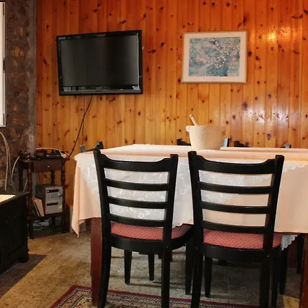 Casa vacanze Polykarpos Traditional House Chlomos
